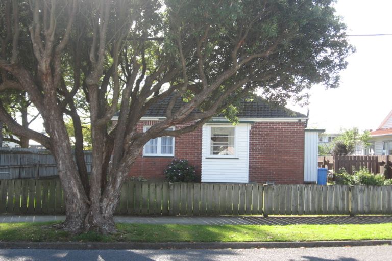 Photo of property in 26 Wheatley Street, Naenae, Lower Hutt, 5011