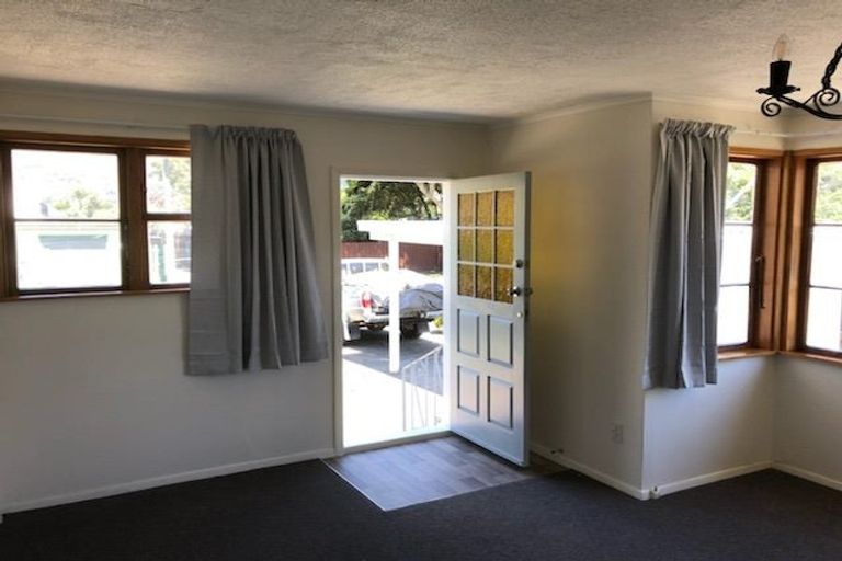 Photo of property in 15 Chapman Crescent, Naenae, Lower Hutt, 5011