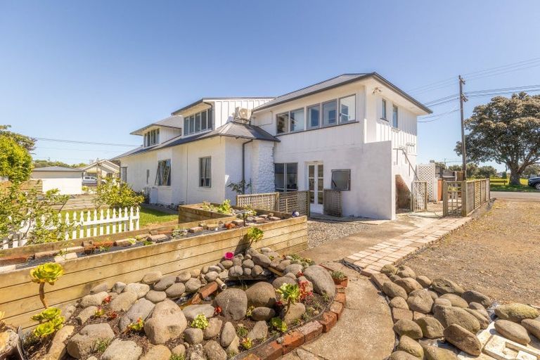 Photo of property in 82 Barrett Street, Westown, New Plymouth, 4310