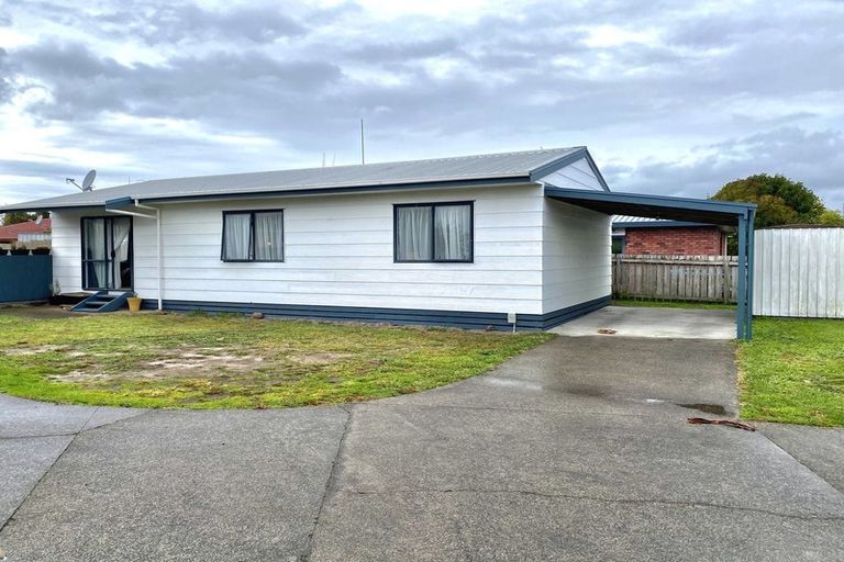 Photo of property in 25b Lyn Grove, Papamoa Beach, Papamoa, 3118