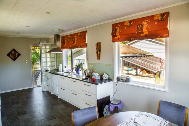 Photo of property in 36 Witham Street, Island Bay, Wellington, 6023