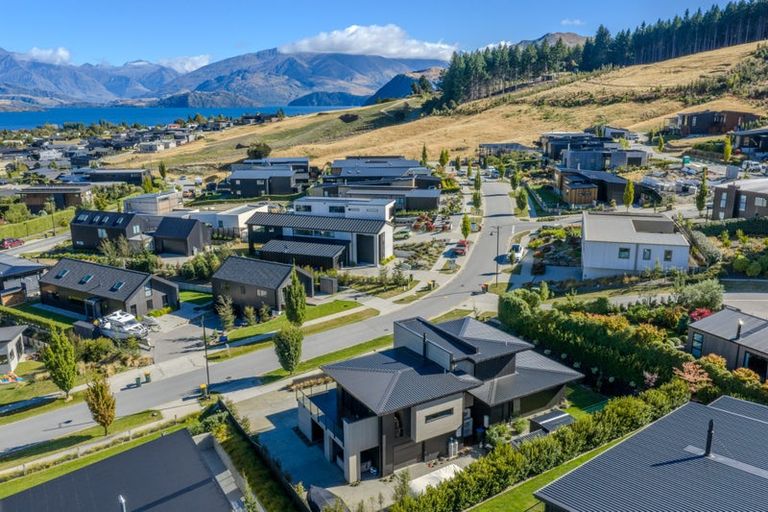 Photo of property in 8 Mills Road, Wanaka, 9305