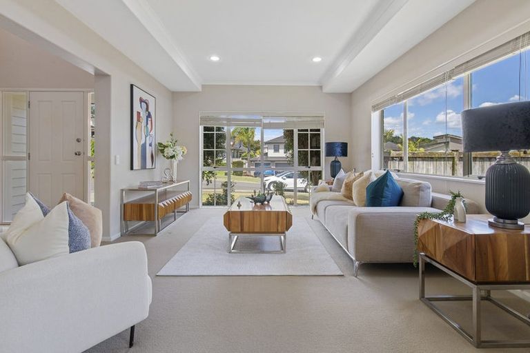 Photo of property in 14 Beros Place, Flat Bush, Auckland, 2016