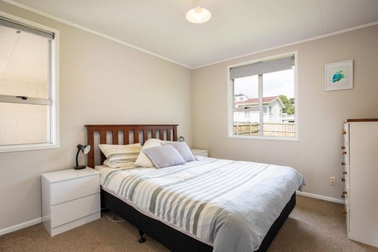 Photo of property in 119 Riversdale Drive, Merrilands, New Plymouth, 4312