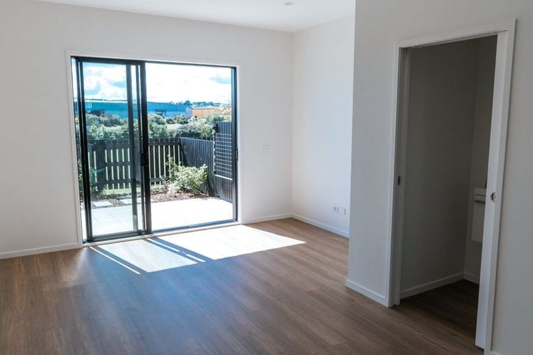 Photo of property in 32/47a Huntington Drive, Huntington Park, Auckland, 2013