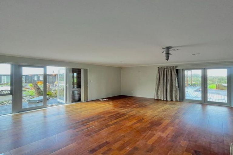 Photo of property in 115 Riverhead Road, Kumeu, 0892