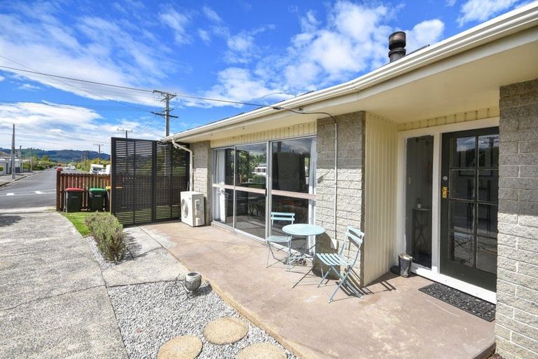 Photo of property in 1 Ashton Street, Mosgiel, 9024