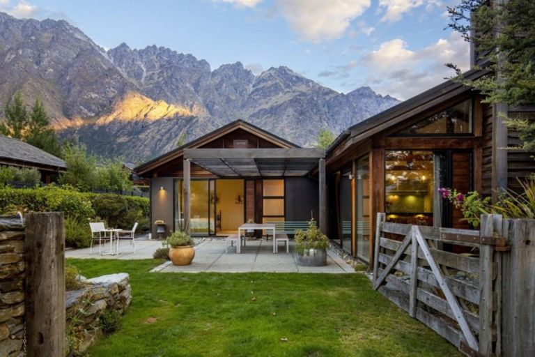 Photo of property in 6 Reading Court, Jacks Point, Queenstown, 9371