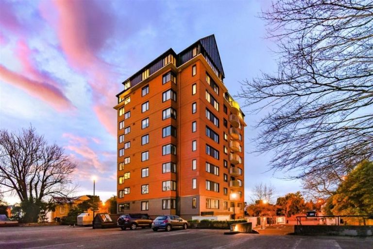 Photo of property in Gloucester Towers, 28/28 Gloucester Street, Christchurch Central, Christchurch, 8013