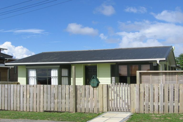 Property details for 724 East Coast Road, Pinehill, Auckland, 0632