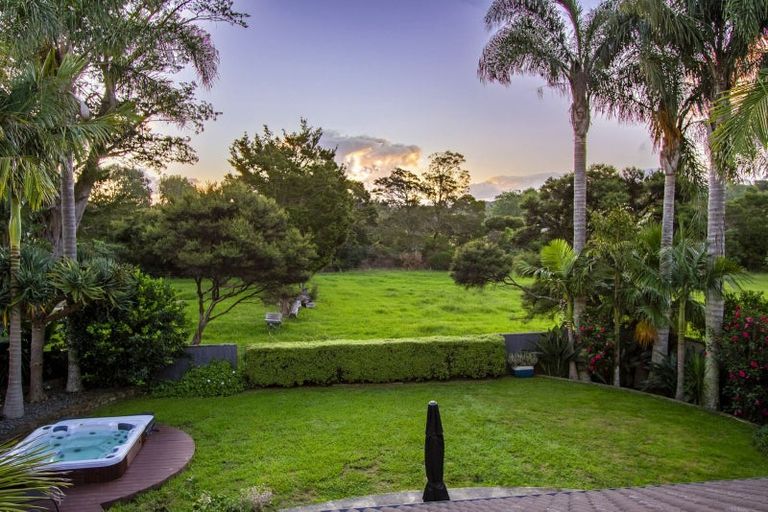 Photo of property in 8 Monkton Close, Greenhithe, Auckland, 0632