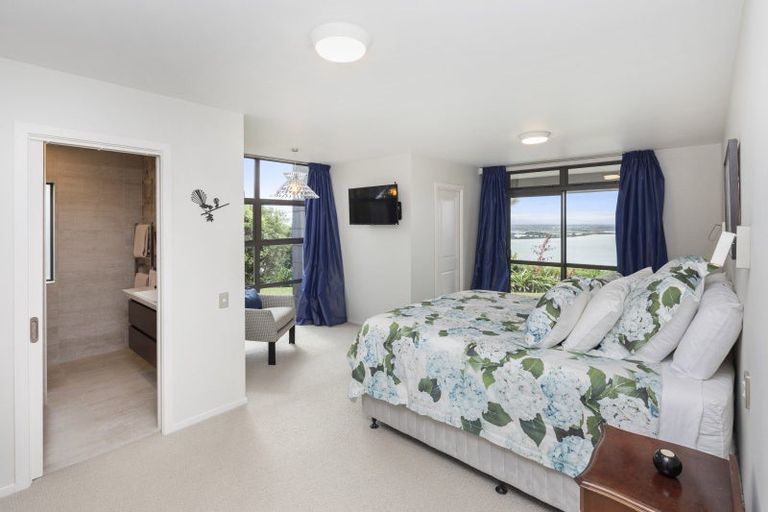 Photo of property in 5 Ophir Lane, Redcliffs, Christchurch, 8081