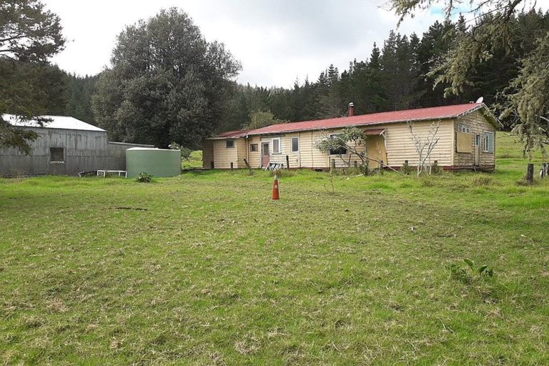 Photo of property in 1053 Waiotehue Road, Herekino, Kaitaia, 0481