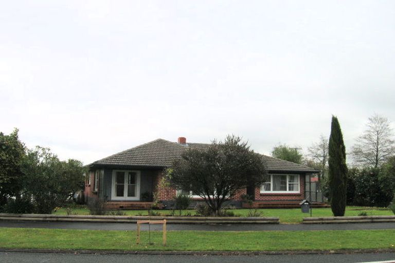 Photo of property in 2 Kingsley Street, St Andrews, Hamilton, 3200