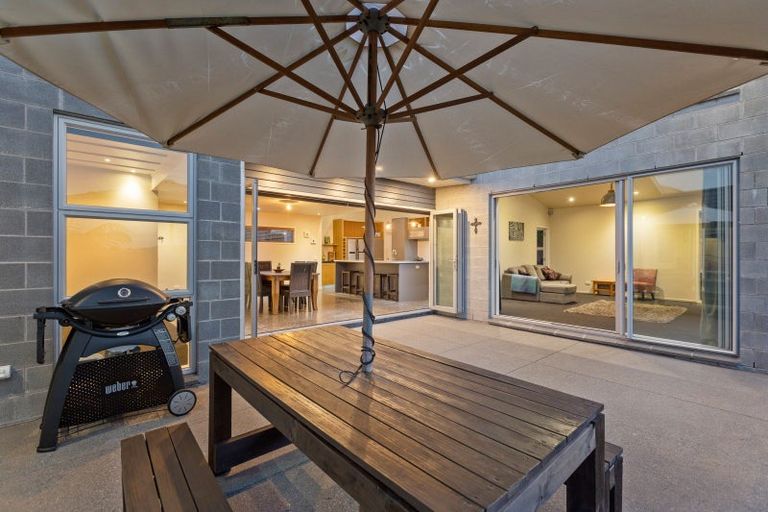 Photo of property in 61 Karamea Street, Whalers Gate, New Plymouth, 4310