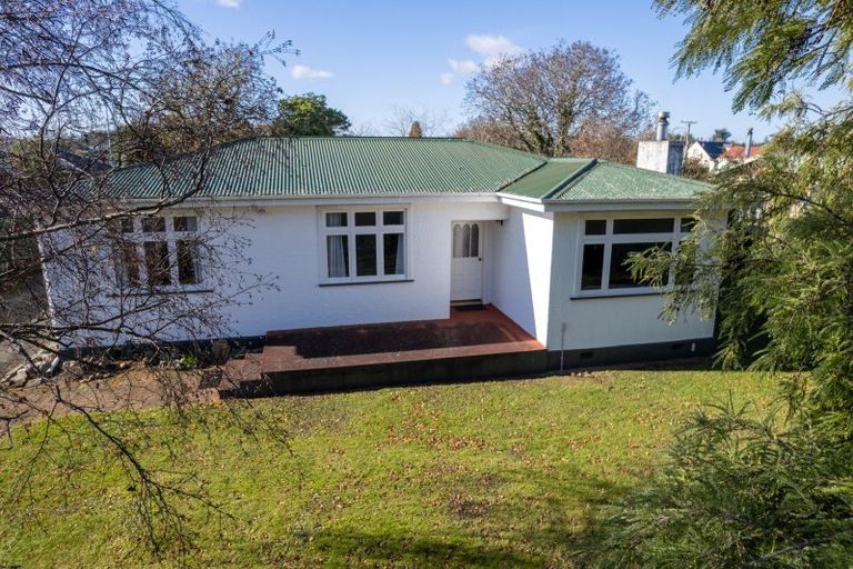 Photo of property in 43 Mcphee Street, Dannevirke, 4930