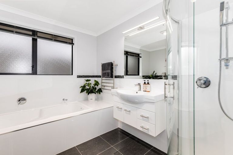 Photo of property in 73 Aotea Drive, Aotea, Porirua, 5024