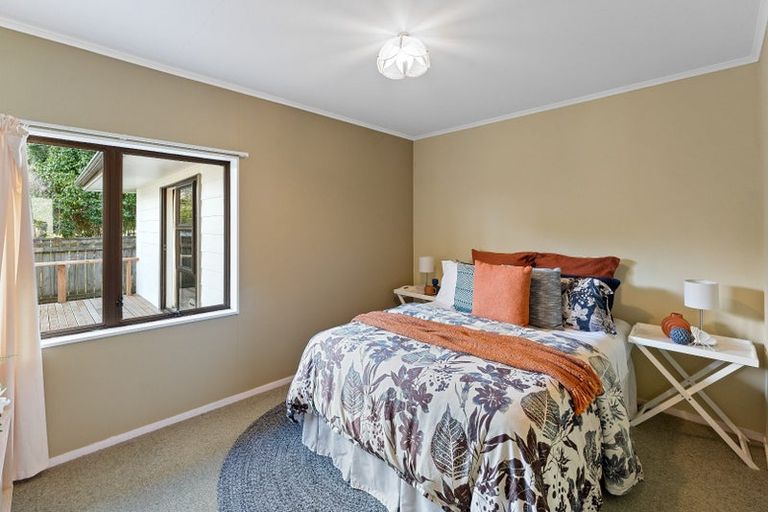 Photo of property in 10 Renata Road, Otaki, 5512