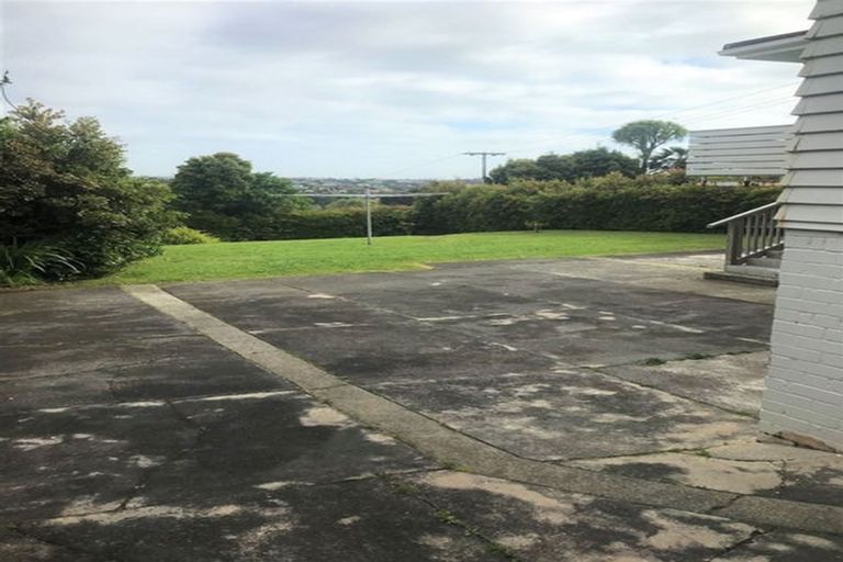 Photo of property in 76 Pupuke Road, Hillcrest, Auckland, 0627