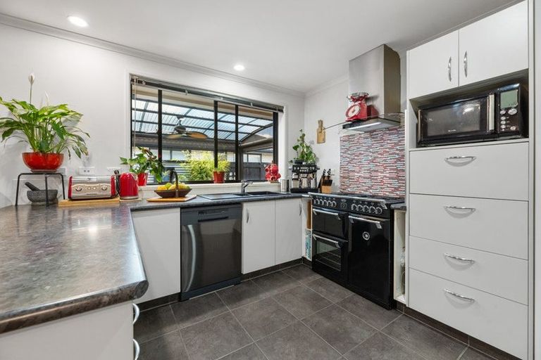 Photo of property in 12 Atlantic Close, Papamoa Beach, Papamoa, 3118