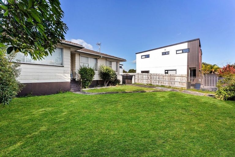 Photo of property in 121 Sunnynook Road, Forrest Hill, Auckland, 0620