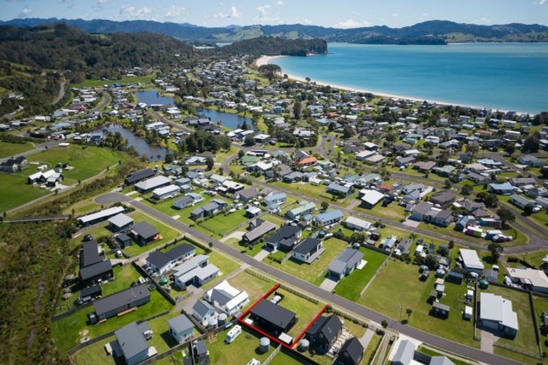 Photo of property in 13 Navigation Drive, Cooks Beach, Whitianga, 3591