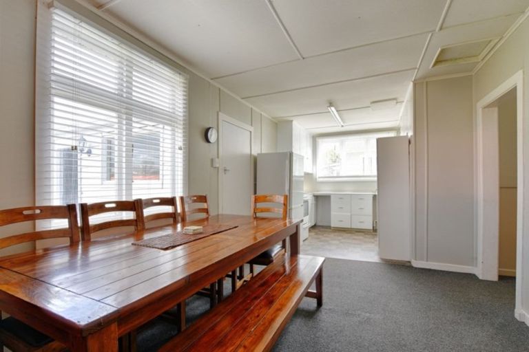 Photo of property in 6 Howard Street, Gore, 9710