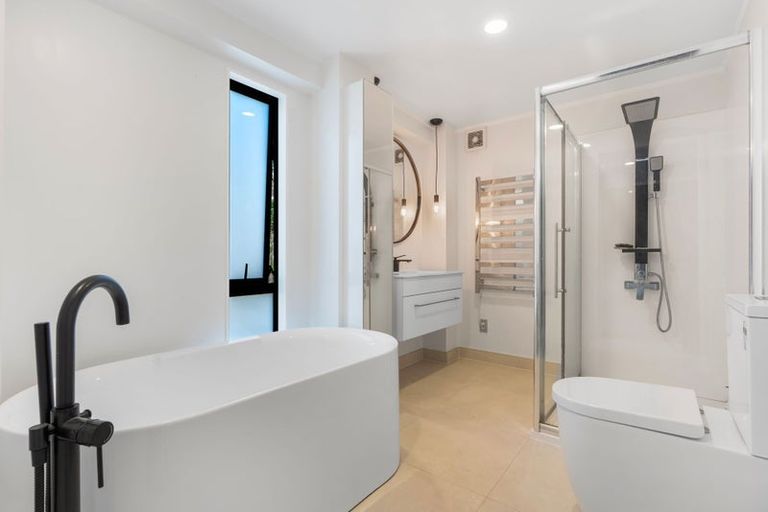 Photo of property in 113 Vipond Road, Stanmore Bay, Whangaparaoa, 0932