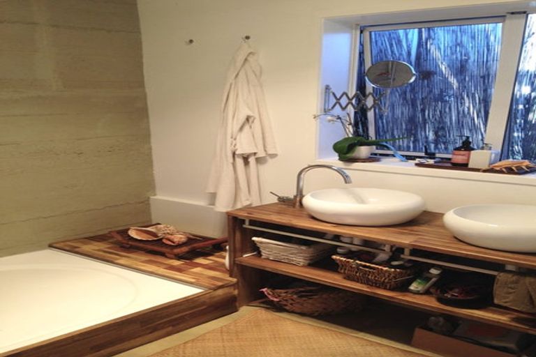 Photo of property in 35 Leinster Avenue, Raumati South, Paraparaumu, 5032