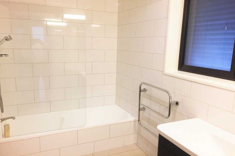 Photo of property in 54 Maffeys Road, Mount Pleasant, Christchurch, 8081