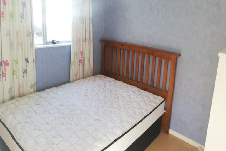 Photo of property in 2a Percy Dyett Drive, Karori, Wellington, 6012