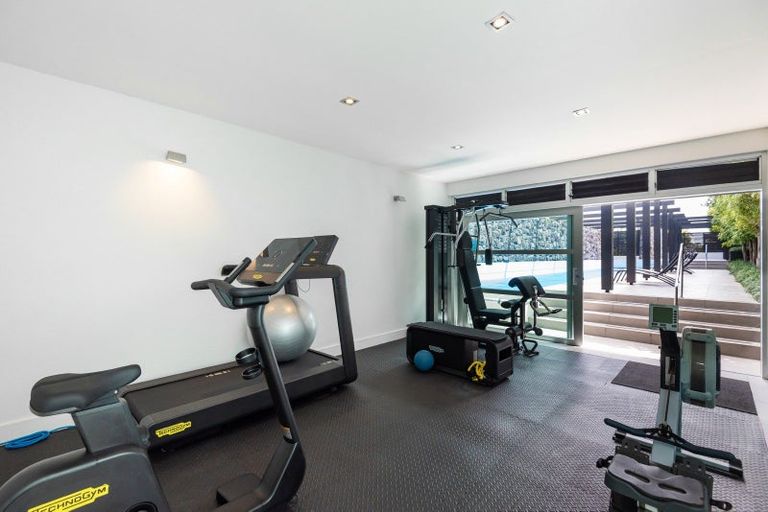 Photo of property in 10/258 Hurstmere Road, Takapuna, Auckland, 0622