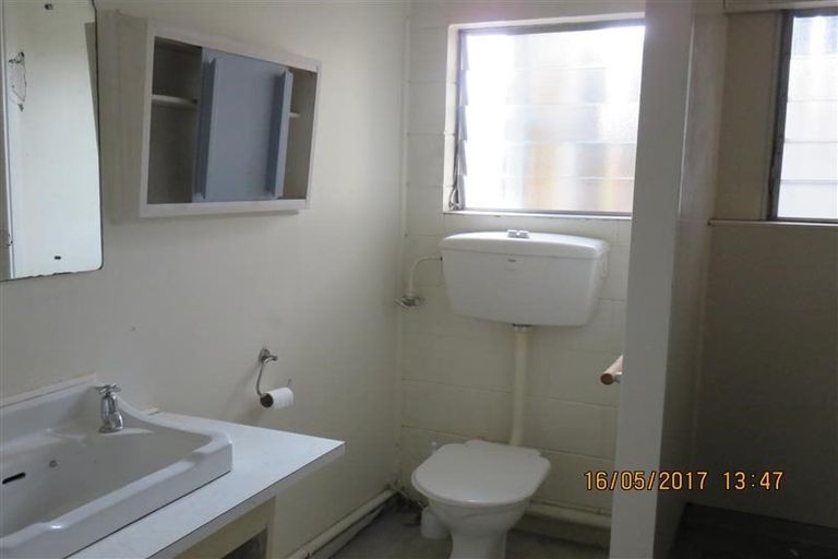 Photo of property in 303 Great North Road, Henderson, Auckland, 0612