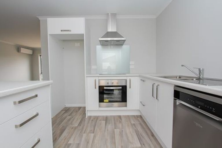 Photo of property in 4/14 Breckons Avenue, Nawton, Hamilton, 3200