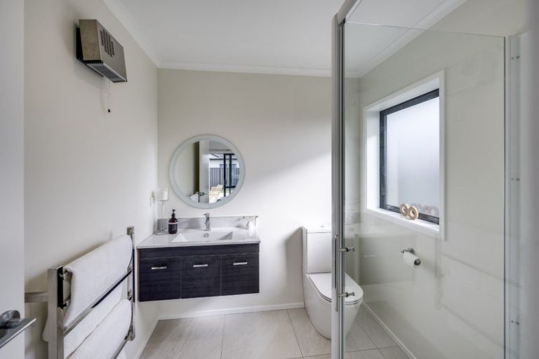 Photo of property in 16 Hikawera Drive, Frimley, Hastings, 4120