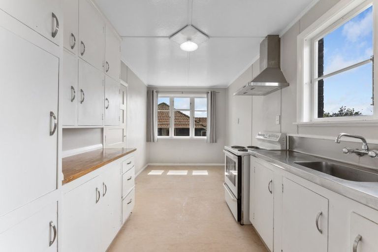 Photo of property in 97 Rangiora Avenue, Roslyn, Palmerston North, 4414