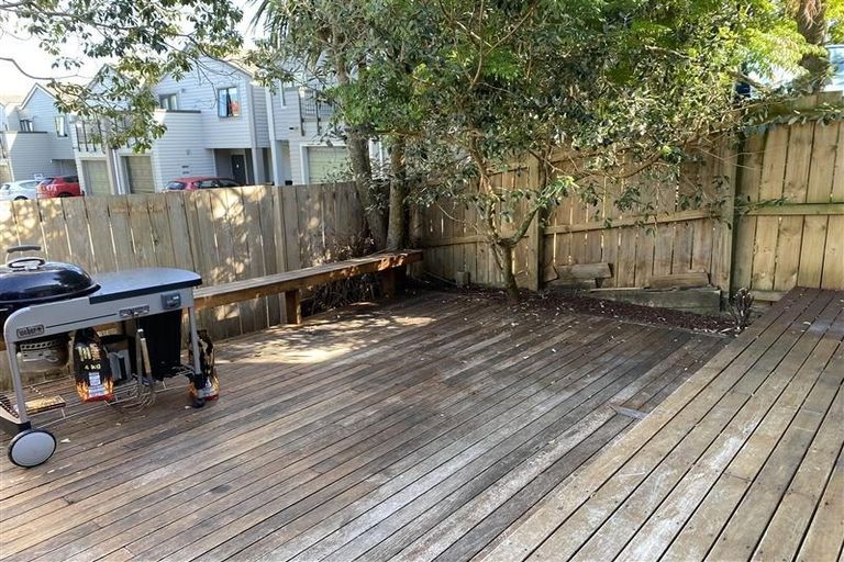 Photo of property in 1/23 Fields Parade, Oteha, Auckland, 0632