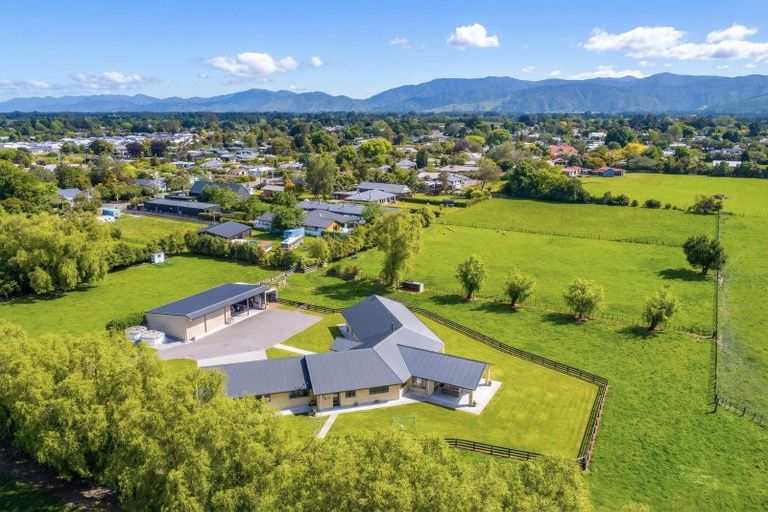 Photo of property in 2/53 Jellicoe Street, Greytown, 5712