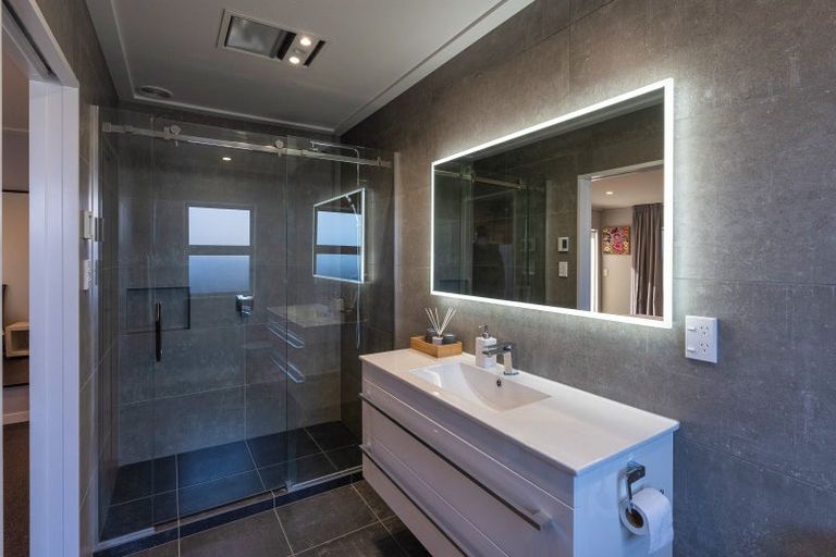 Photo of property in 30a Moana Street, Otaki Beach, Otaki, 5512