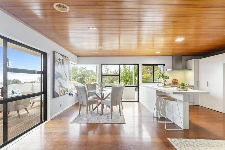 Photo of property in 92b Sandspit Road, Shelly Park, Auckland, 2014