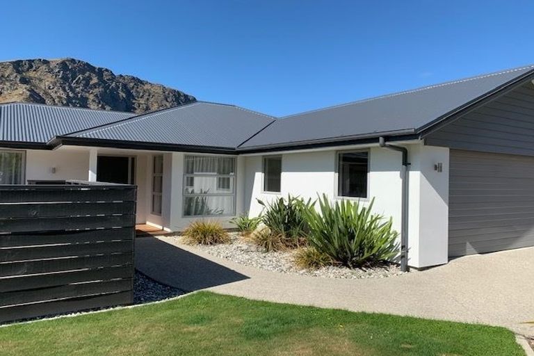 Photo of property in 6 Evening Star Road, Arthurs Point, Queenstown, 9371