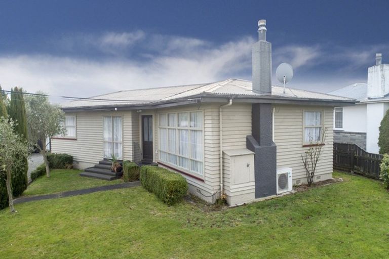 Photo of property in 15 Wavell Crescent, Lansdowne, Masterton, 5810