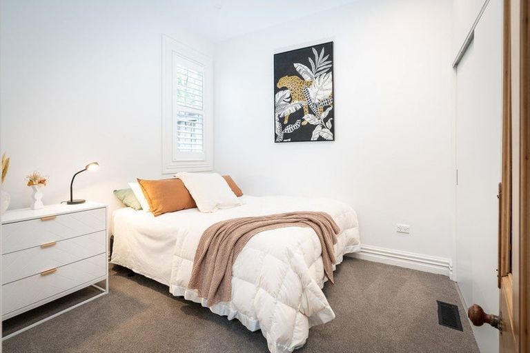 Photo of property in 60 Hawker Street, Mount Victoria, Wellington, 6011