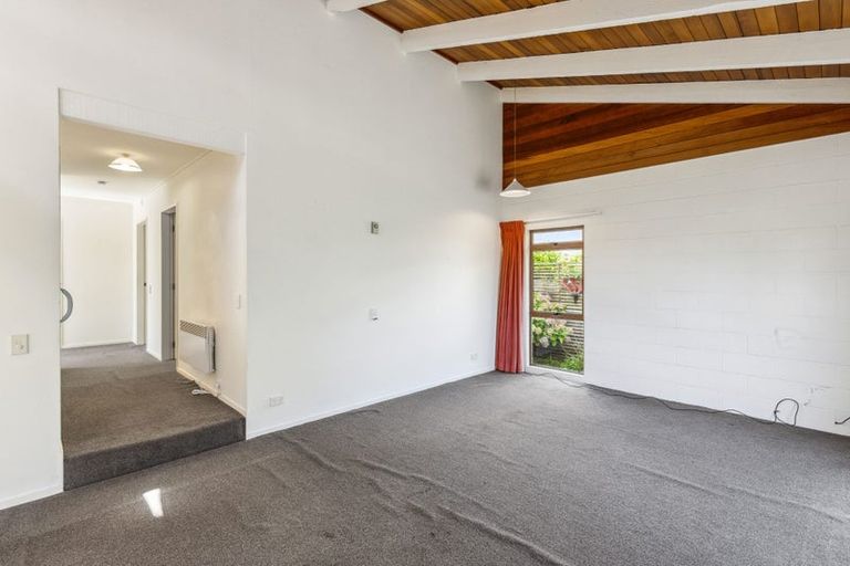Photo of property in 15a Winara Avenue, Waikanae, 5036