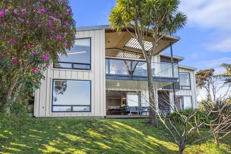 Photo of property in 21 Point Street, Raglan, 3225