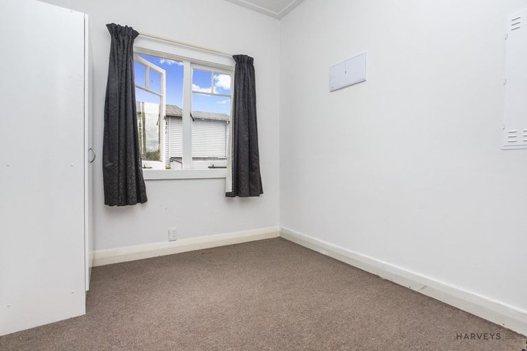 Photo of property in 33 Clayburn Road, Glen Eden, Auckland, 0602