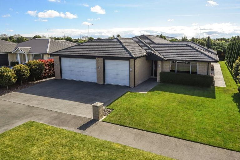 Photo of property in 37 Mariposa Crescent, Aidanfield, Christchurch, 8025