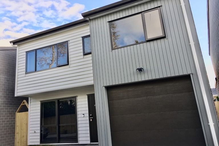 Photo of property in 425d Great South Road, Opaheke, Papakura, 2113