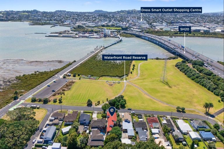 Photo of property in 7a Waterfront Road, Mangere Bridge, Auckland, 2022