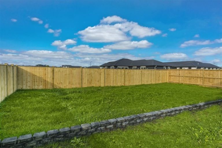 Photo of property in 39 Fruitlands Road, Kumeu, 0810